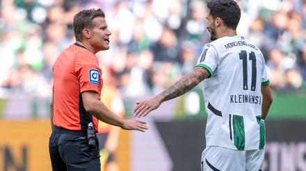 Felix Brych pfeift wieder in der Fußball-Bundesliga. 