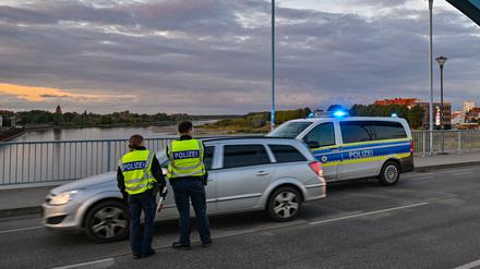 An der Grenze zwischen Deutschland und Polen – wie hier am Übergang zwischen Frankfurt (Oder) und Slubice – kontrolliert die Bundespolizei bereits seit dem vergangenen Oktober.