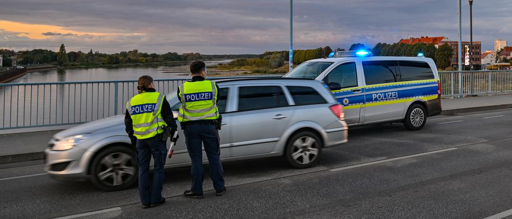 An der Grenze zwischen Deutschland und Polen – wie hier am Übergang zwischen Frankfurt (Oder) und Slubice – kontrolliert die Bundespolizei bereits seit dem vergangenen Oktober.