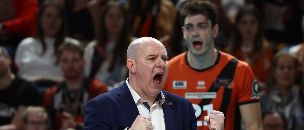Wie schon beim Meisterschaftsfinale jubelten die BR Volleys beim Liga-Cup über einen Sieg gegen Friedrichshafen.