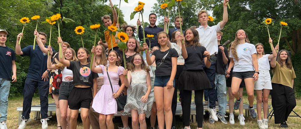 Jubel auf der Ehrungsveranstaltung mit Bürgermeisterin: Jedes Jahr sucht das Kinder- und Jugendbüro engagierte junge Steglitzer-Zehlendorfer.