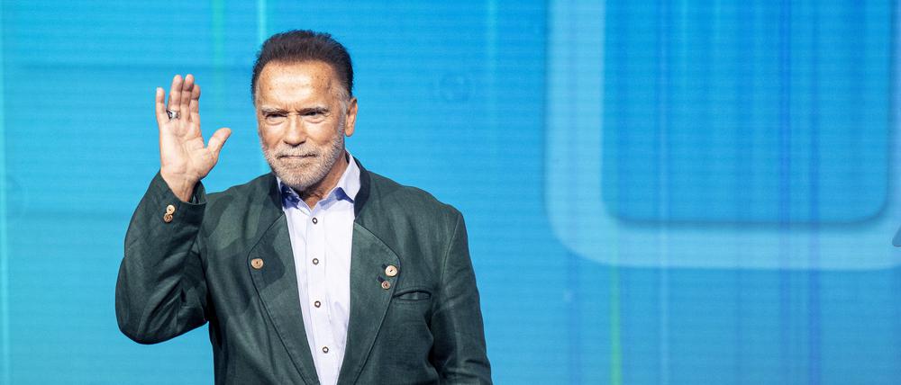 Arnold Schwarzenegger, bekannt auch als Schauspieler und Bodybuilder.