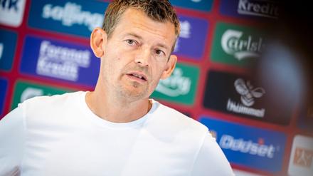 Augsburgs Co-Trainer Lars Knudsen betreut auch im Oktober die dänische Fußball-Nationalmannschaft.