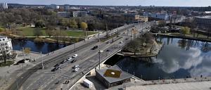 Die Lange Brücke ist sanierungsbedürftig.