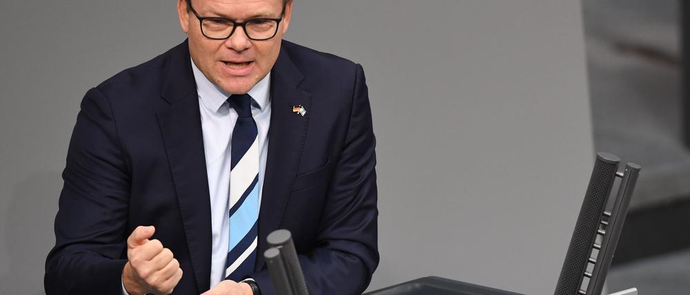 Der Ostbeauftragte Carsten Schneider setzt sich dafür ein, dass mehr Ostdeutsche in Führungspositionen mitentscheiden können (Archivbild).