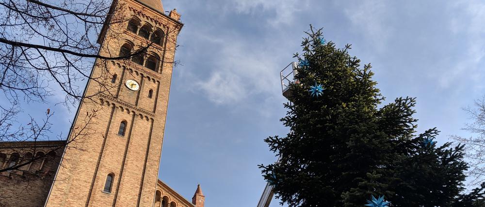 Rund um die Peter-und-Paul-Kirche wird der Weihnachtsmarkt ab 2025 stattfinden.