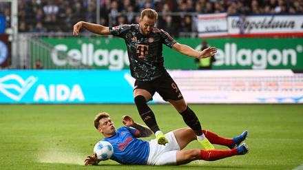 In Kiel war der dreifache Torschütze Harry Kane nicht aufzuhalten.