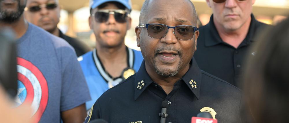Polizeichef James White spricht über die Schüsse nach dem NFL-Spiel der Detroit Lions.