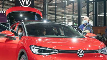 Ein VW ID.5 bei der Vorstellung des Modells. Auch dieses Elektroauto wird vom Kraftfahrtbundesamt als SUV geführt. 