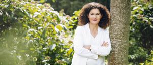 Tina Müller für WELEDA; Location: Hofgarten Düsseldorf