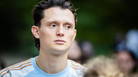 Fabian Reese reagiert nach seiner T-Shirt-Aktion auf die Kritik seiner Fans. 