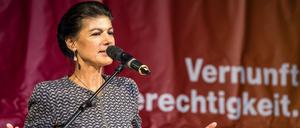 12.09.2024, Brandenburg, Cottbus: Sahra Wagenknecht (BSW), Parteivorsitzende des Bündnis Sahra Wagenknecht, spricht bei einer Wahlkampfveranstaltung in Cottbus. Die Wahl zum Landtag von Brandenburg findet am 22. September 2024 statt. Foto: Frank Hammerschmidt/dpa +++ dpa-Bildfunk +++