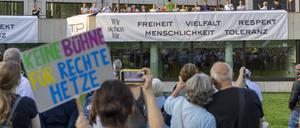 Kultur protestiert. Wie in Essen demonstrieren auch in Brandenburg Kulturschaffende  gegen die Ziele der Partei, die in Teilen als rechtsextremistisch gilt. 
