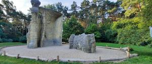 Fotografin ist LHP/Sina Brandenburg. Zu sehen ist der Kletterberg am Kahlberg in der Waldstadt II, Potsdam.