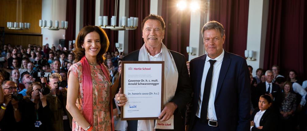 Arnold Schwarzenegger bei der Verleihung der Ehrendoktorwürde an der Hertie-School.
