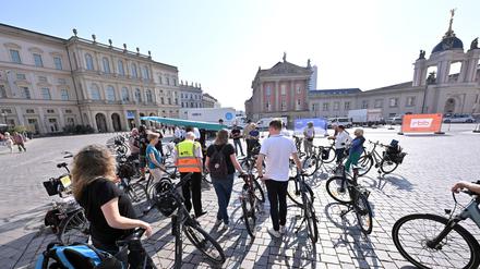 Zum Auftakt der Arbeit am neuen Radverkehrskonzept für Potsdam gab es am Dienstag zwei Planungsradtouren zu Problemstellen für den Radverkehr.