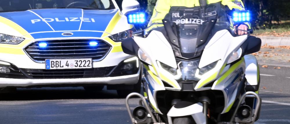 Die Polizei ermittelt nach einem Überfall im Wohngebiet Am Stern.