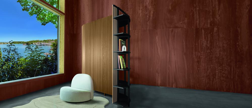 Dieser Raumteiler braucht viel Platz. Er eignet sich für Zimmer mit hohen Decken und ist auch eine Lösung fürs Homeoffice. Praktisch: Auf der Rückseite wird er zum Bücherregal.