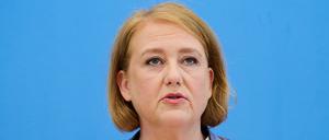 Lisa Paus (Bündnis 90/Die Grünen), Bundesministerin für Familie, Senioren, Frauen und Jugend stellt den 17. Kinder- und Jugendbericht im Haus der Bundespressekonferenz vor.