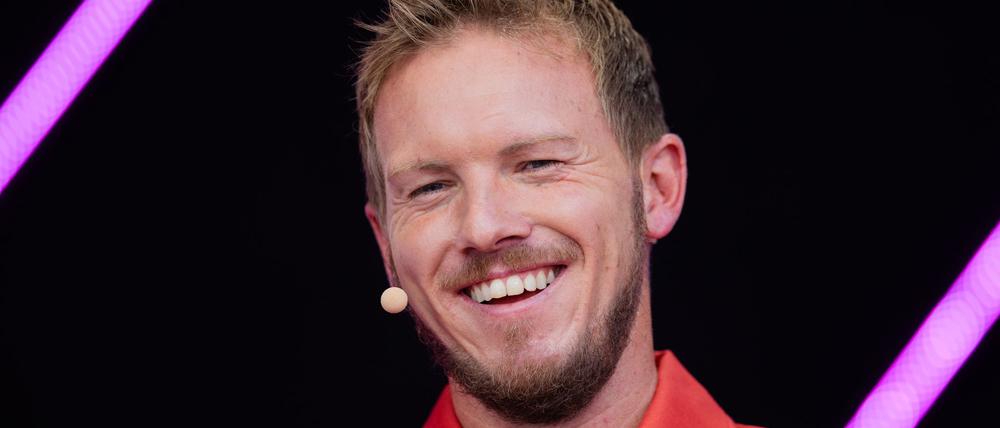Bundestrainer Julian Nagelsmann schaut auch auf die Wirtschaft.