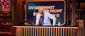 Im neuen, alten Studio: Stefan Raab mit seiner Show #DGHNDMBSR auf RTL+.
