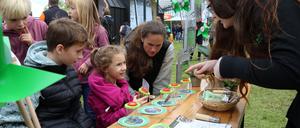 Für Kinder werden Mitmachaktionen angeboten. 