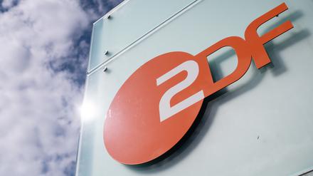 Logo des öffentlich-rechtlichen Senders „ZDF“. Die Länder planen massive Einsparungen beim öffnetlich-rechtlichen Rundfunk.