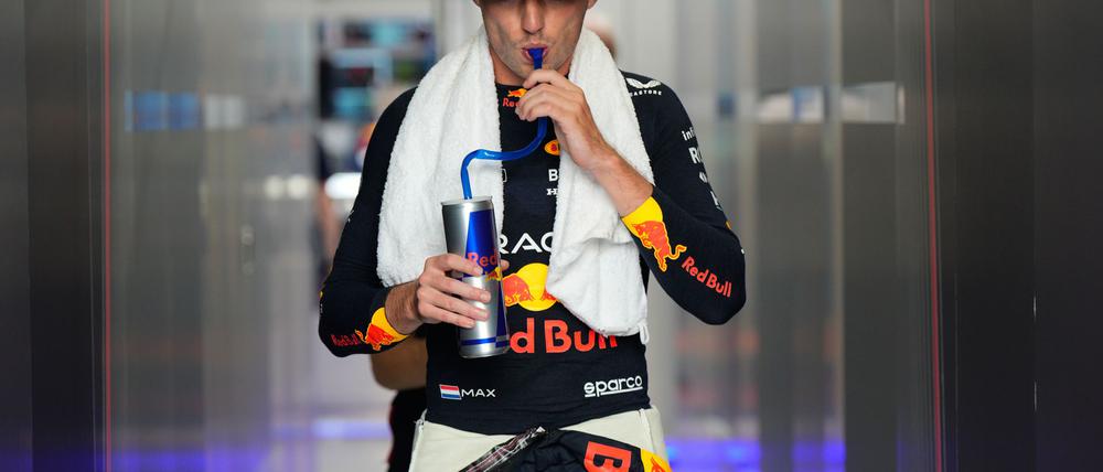Die Fahrer um Weltmeister Max Verstappen müssen in Singapur trinken, trinken, trinken.
