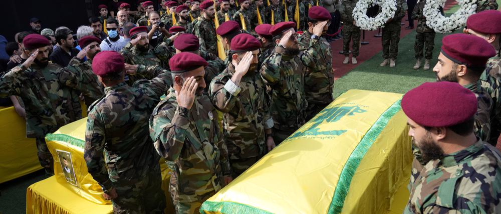 Durch die Explosionen von Walkie-Talkies und Pagern wurden mehrere Mitglieder der Hisbollah getötet.