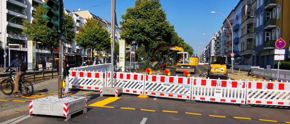 Die gesperrte Petersburger Straße in Berlin. 