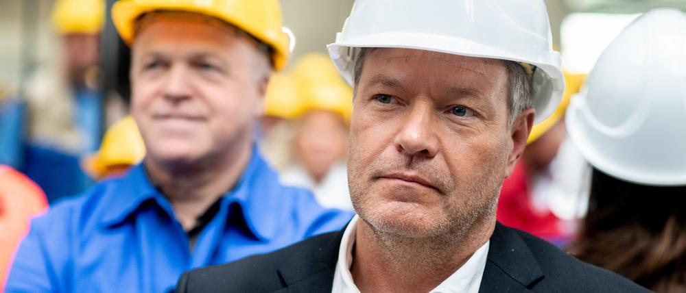 Robert Habeck bei einer Betriebsversammlung der Meyer Werft.