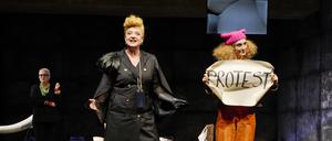 Szenenbild aus "Zähne und Krallen", Hans-Otto-Theater Potsdam
