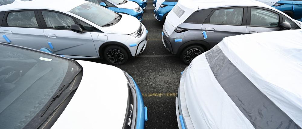 Autos aus China verkaufen sich in Deutschland nur schleppend. Viele sorgen sich um den Datenschutz. (Archivbild)