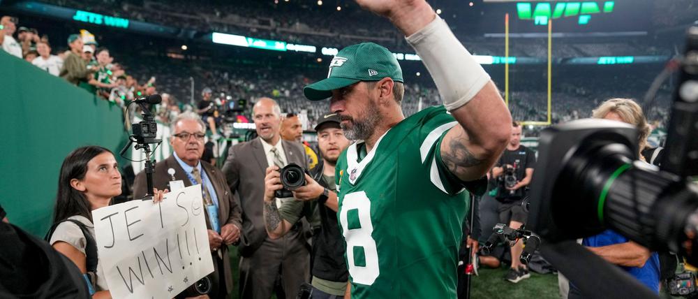 Star-Quarterback Aaron Rodgers feiert seinen ersten Heimsieg mit den Jets.