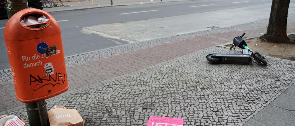 27.000 Mülleimer gibt es in Berlin - überfüllt sind sie manchmal trotzdem.