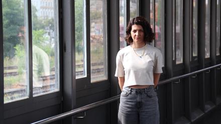 Filiz Tasdan im Ringbahnpodcast „Eine Runde Berlin“.