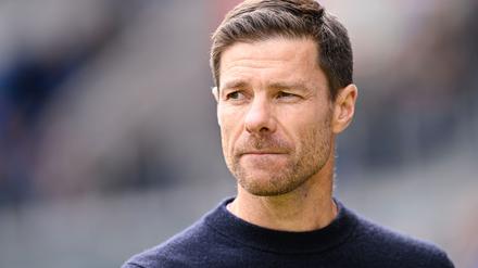 Leverkusens Trainer Xabi Alonso hält die Spieler-Kritik am vollen Fußball-Kalender für berechtigt