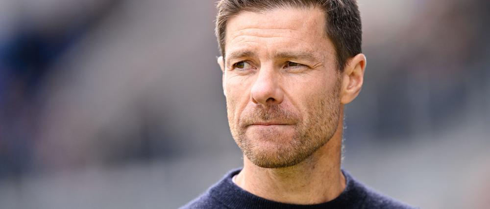 Leverkusens Trainer Xabi Alonso hält die Spieler-Kritik am vollen Fußball-Kalender für berechtigt