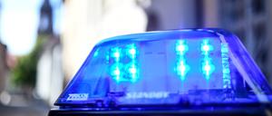  Ein Polizeiauto mit blinkendem Blaulicht. (Symbolbild)