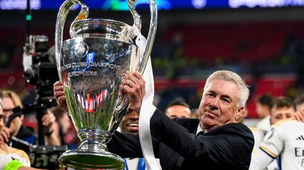 Real Madrid um Coach Carlo Ancelotti steht schon im Finale des neuen Interkontinental-Pokals.