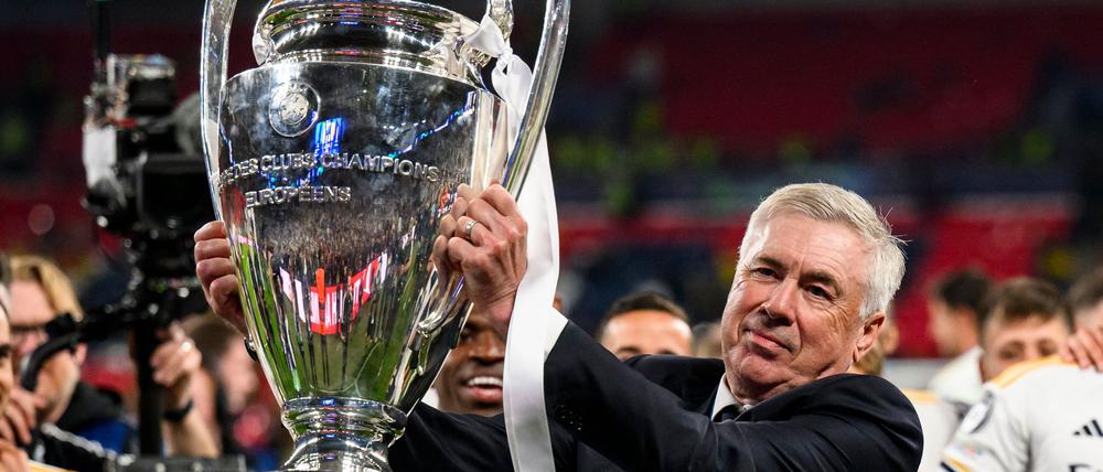 Real Madrid um Coach Carlo Ancelotti steht schon im Finale des neuen Interkontinental-Pokals.