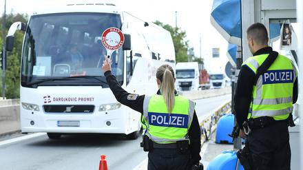 An der deutsch-österreichischen Grenze wird kontrolliert.