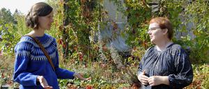 Pfarrerin Jette Förster und Bianca Broda von #unteilbar in Spremberg