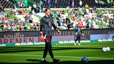 Manuel Neuer musste in Bremen nach dem Aufwärmen doch passen.