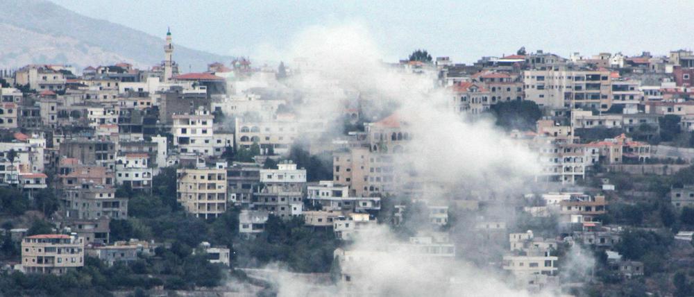 Rauchschwaden am Ort eines israelischen Angriffs, der am 22. September 2024 das südlibanesische Dorf Khiam traf. 