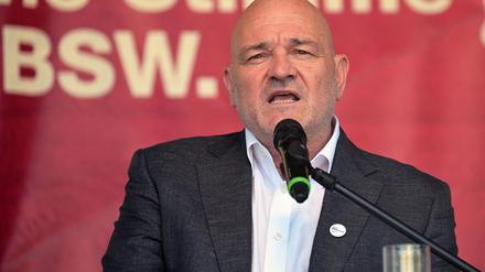 Von null auf über zehn Prozent: Das Bündnis von Sahra Wagenknecht mit ihrem Brandenburger Spitzenkandidaten Robert Crumbach mischt den Landtag auf. 
