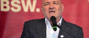 Von null auf über zehn Prozent: Das Bündnis von Sahra Wagenknecht mit ihrem Brandenburger Spitzenkandidaten Robert Crumbach mischt den Landtag auf. 