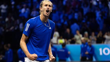 Alexander Zverev bejubelt den Sieg mit Team Europa. 