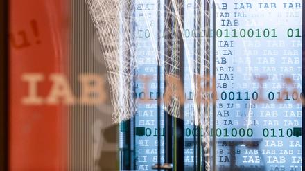 Die Situation auf dem deutschen Arbeitsmarkt wird in näherer Zukunft nicht besser, prognostiziert das Institut für Arbeitsmarkt- und Berufsforschung.