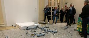 Schreckmoment: Das Foyer des Palazzo Fava nach dem Zerstörungsakt.
    
